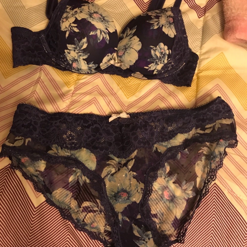 Victoria secret bra& panty set